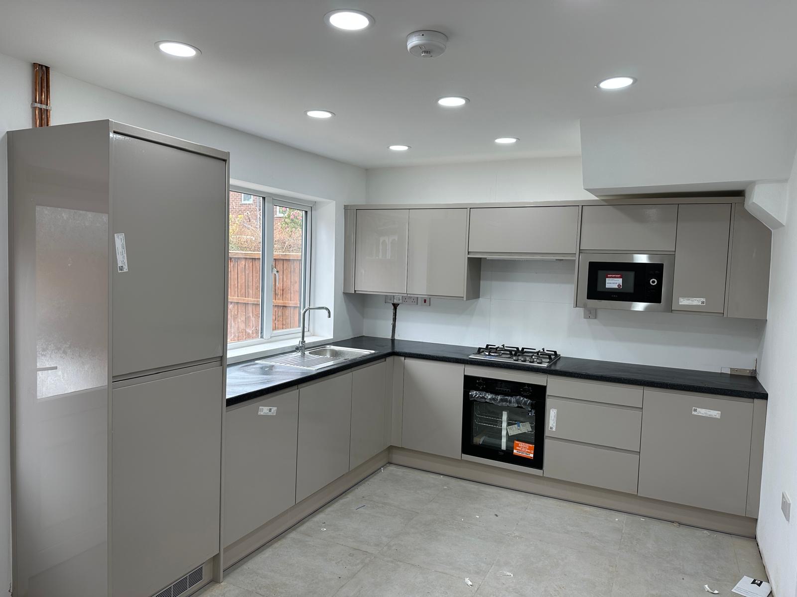 Contemporary kitchen fitting in Harborne, Birmingham